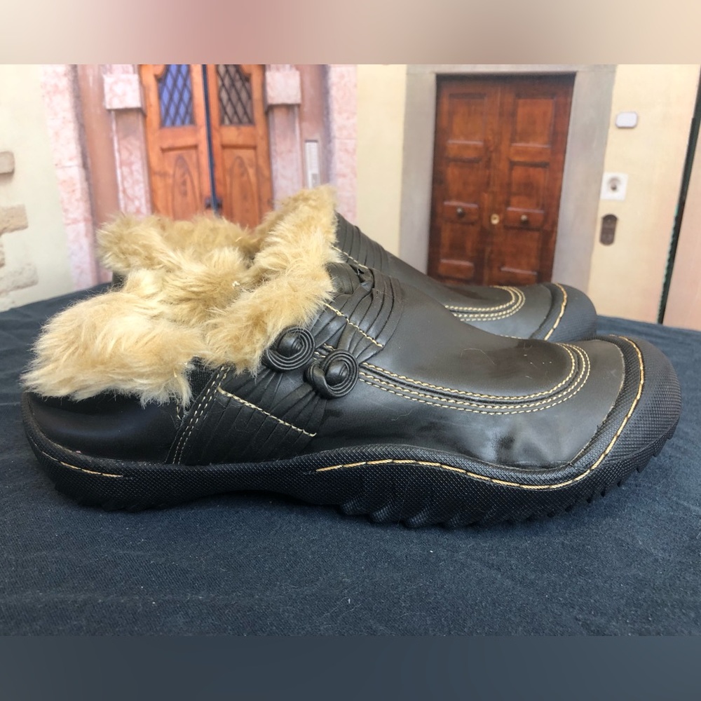 J 41 Womens Adventure On Lenox Black Leather Faux Fur Lined Slip On
